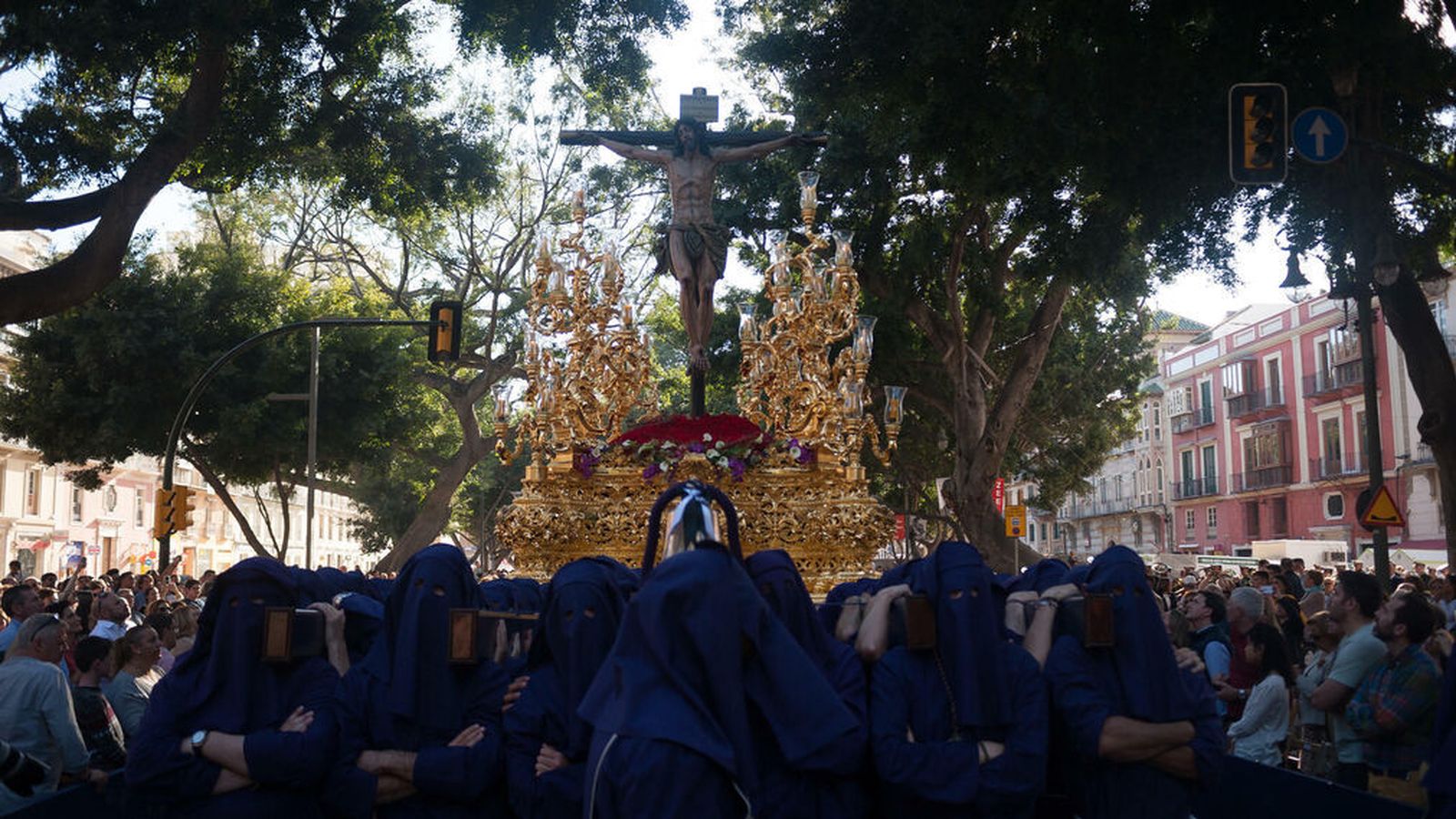 Santísimo Cristo de la Esperanza en su Gran Amor por la Alameda Principal.