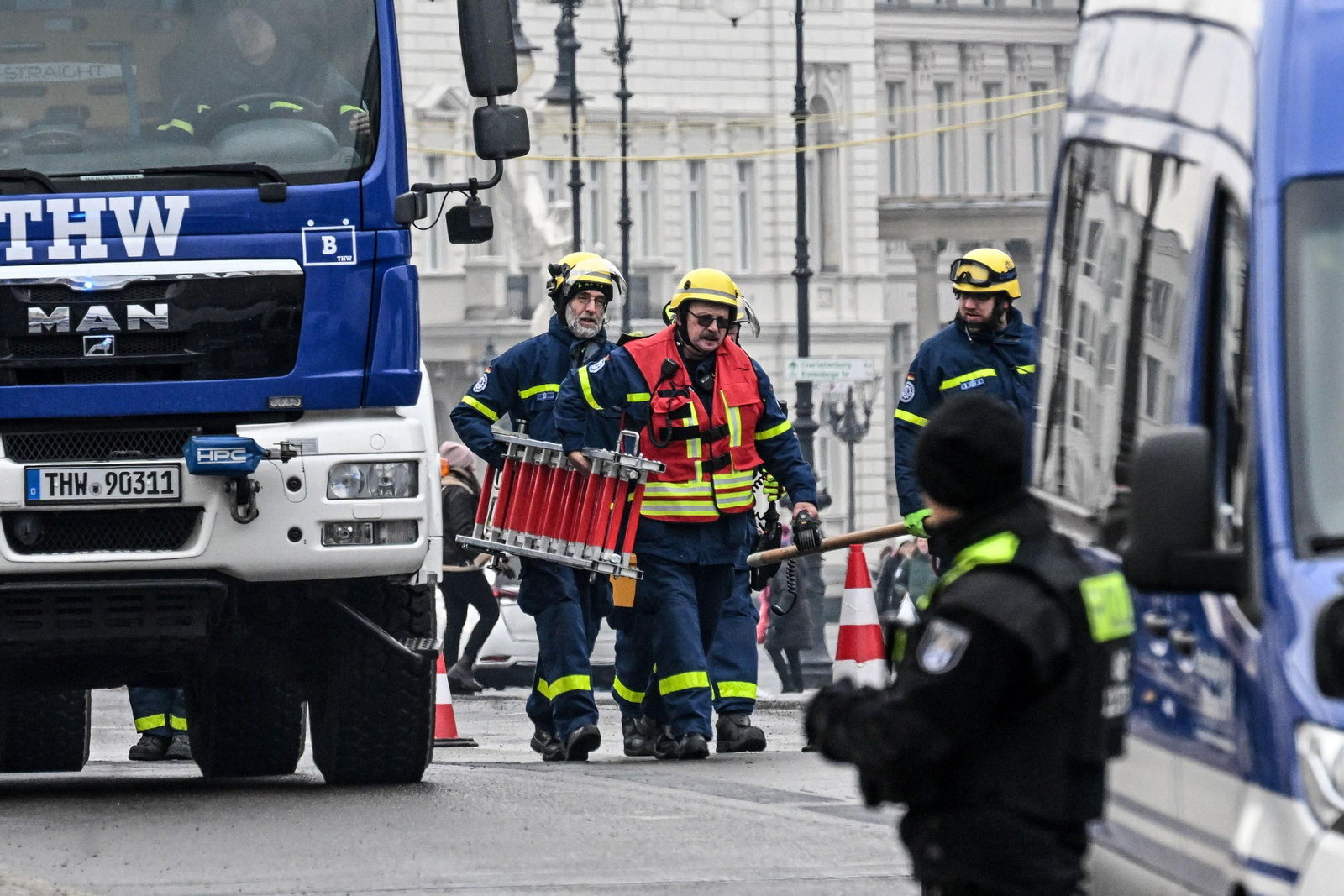 Las fotos del reventón del Aquadom en Berlín
