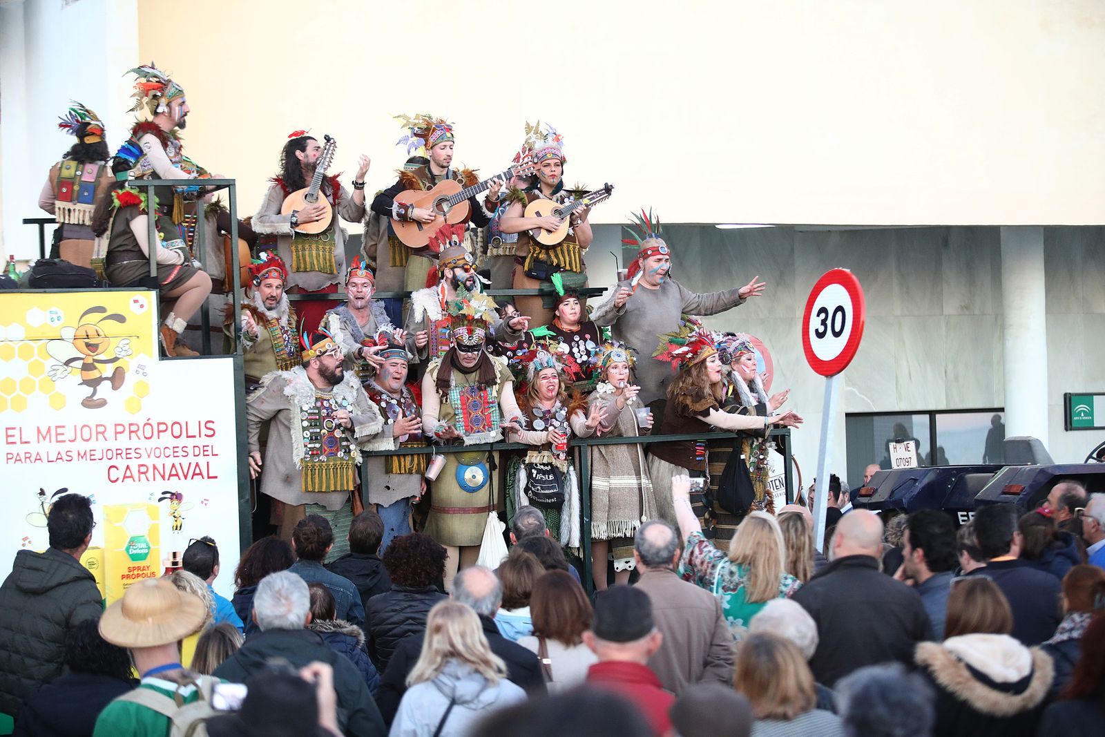 Las imágenes del carrusel de coros en el paseo marítimo