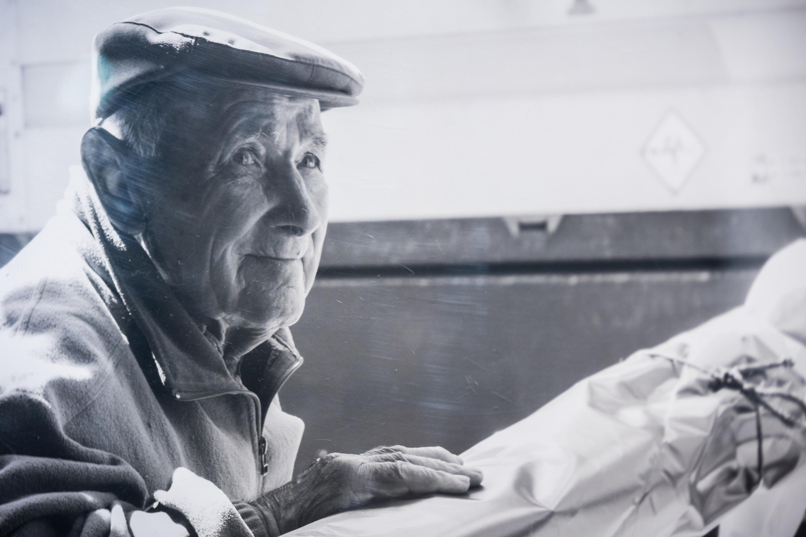 Las imágenes de la inauguración de la exposición 'Nostalgia de juventud' en San Fernando