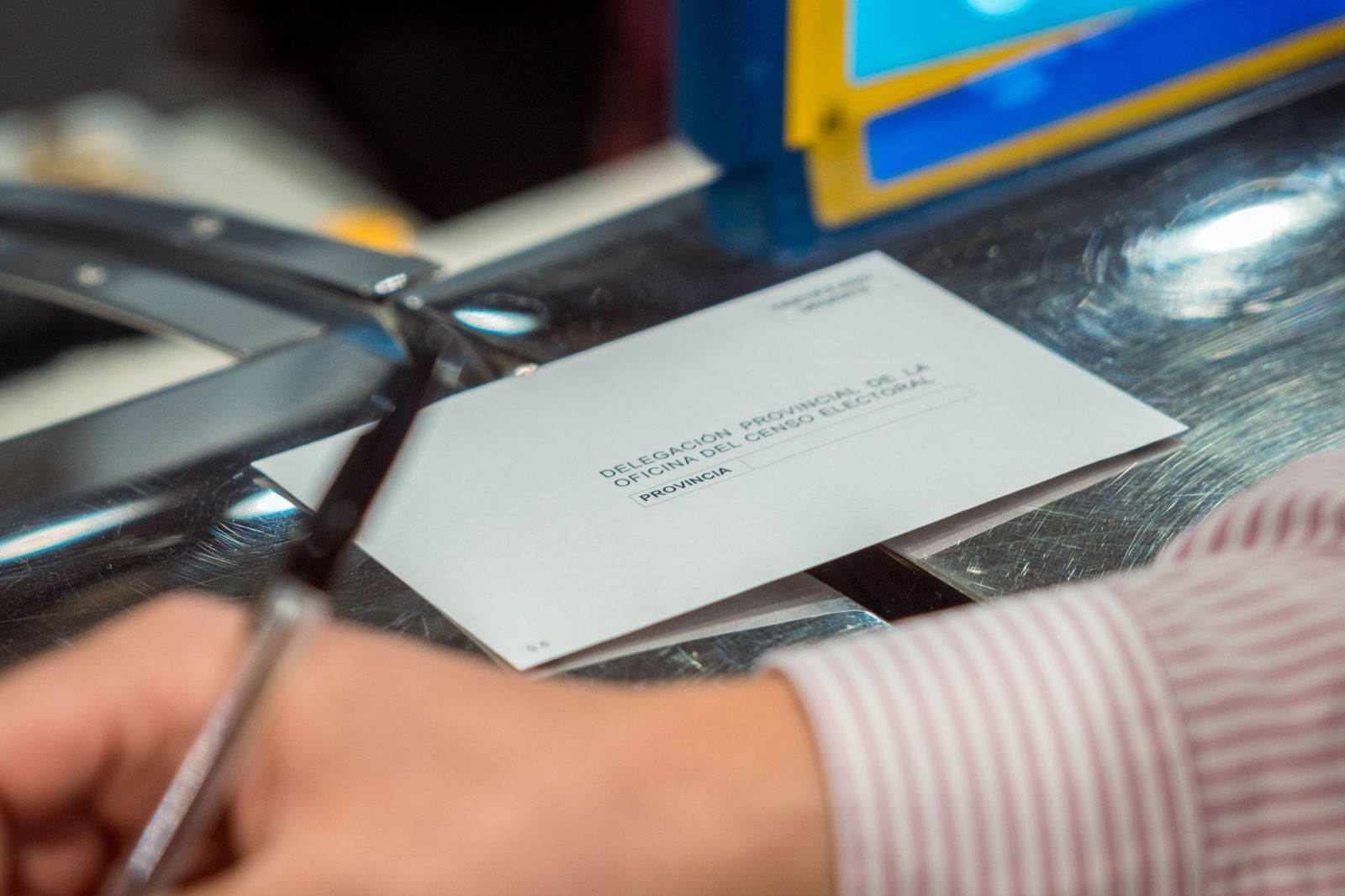 Imagen de archivo de un voto emitido por correo.