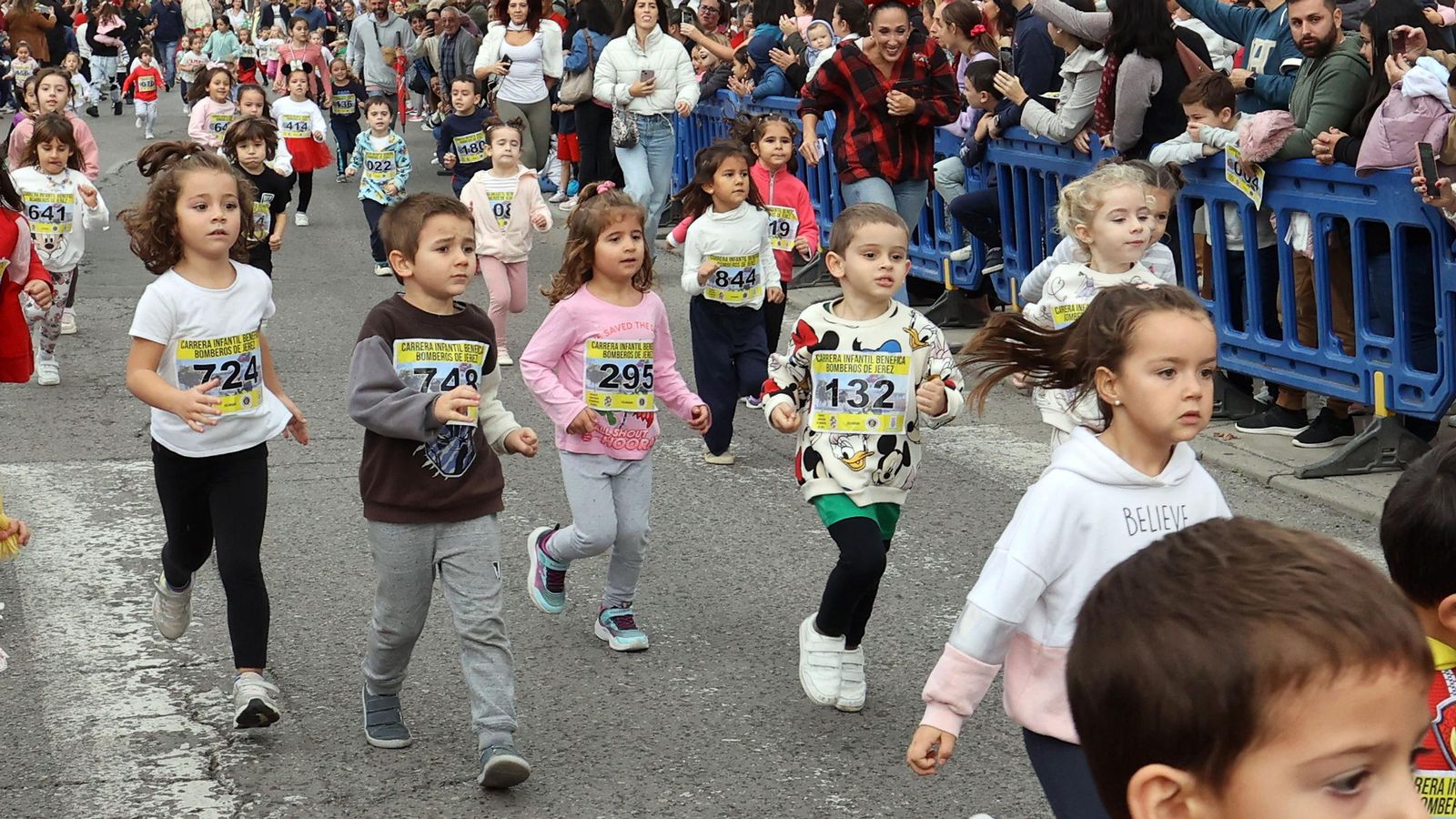 Búscate en la 4ª carrera infantil benéfica Bomberos de Jerez 2024