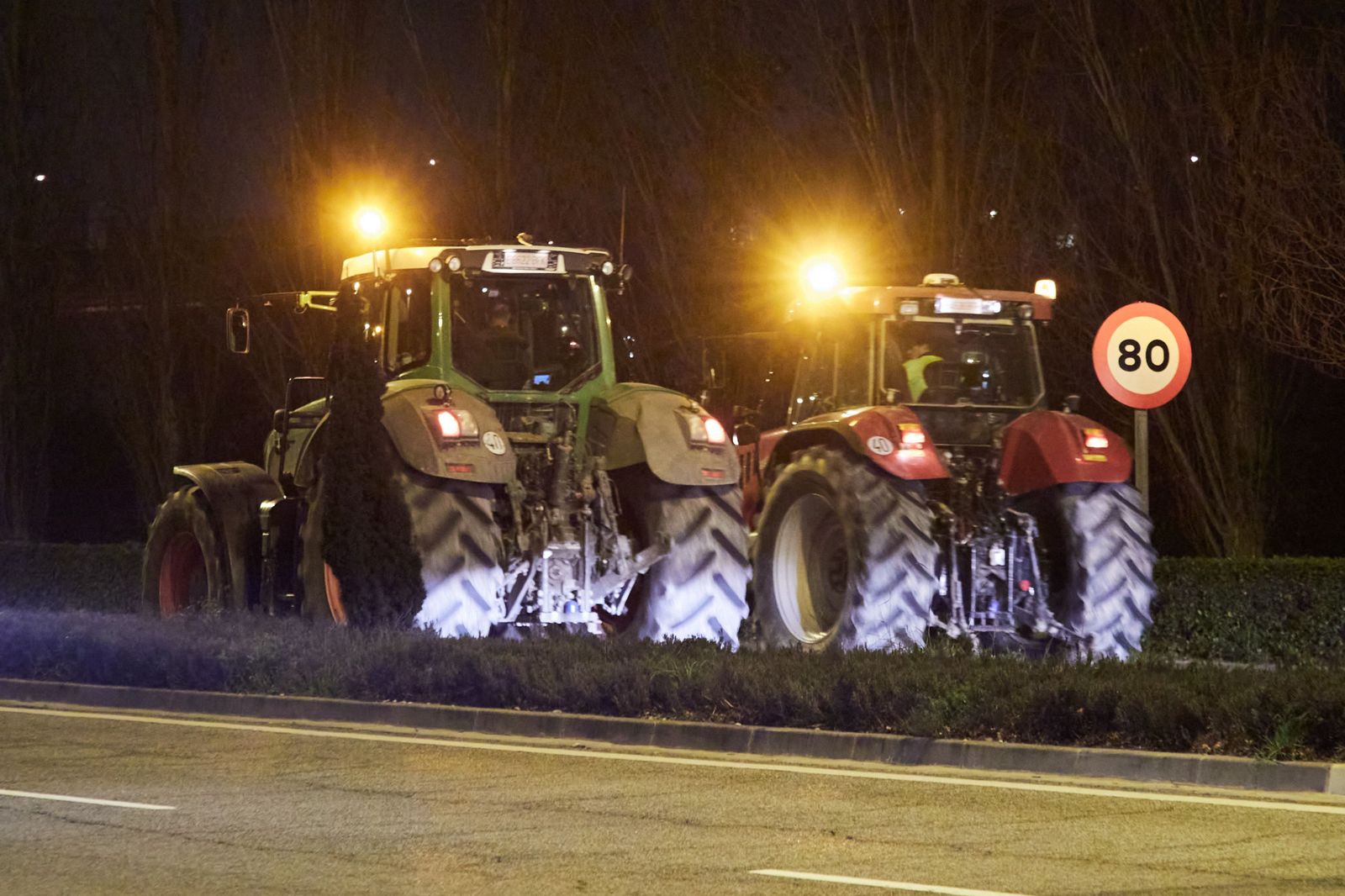 Las imágenes de la tractorada por las carreteras españolas: el campo para las principales vías