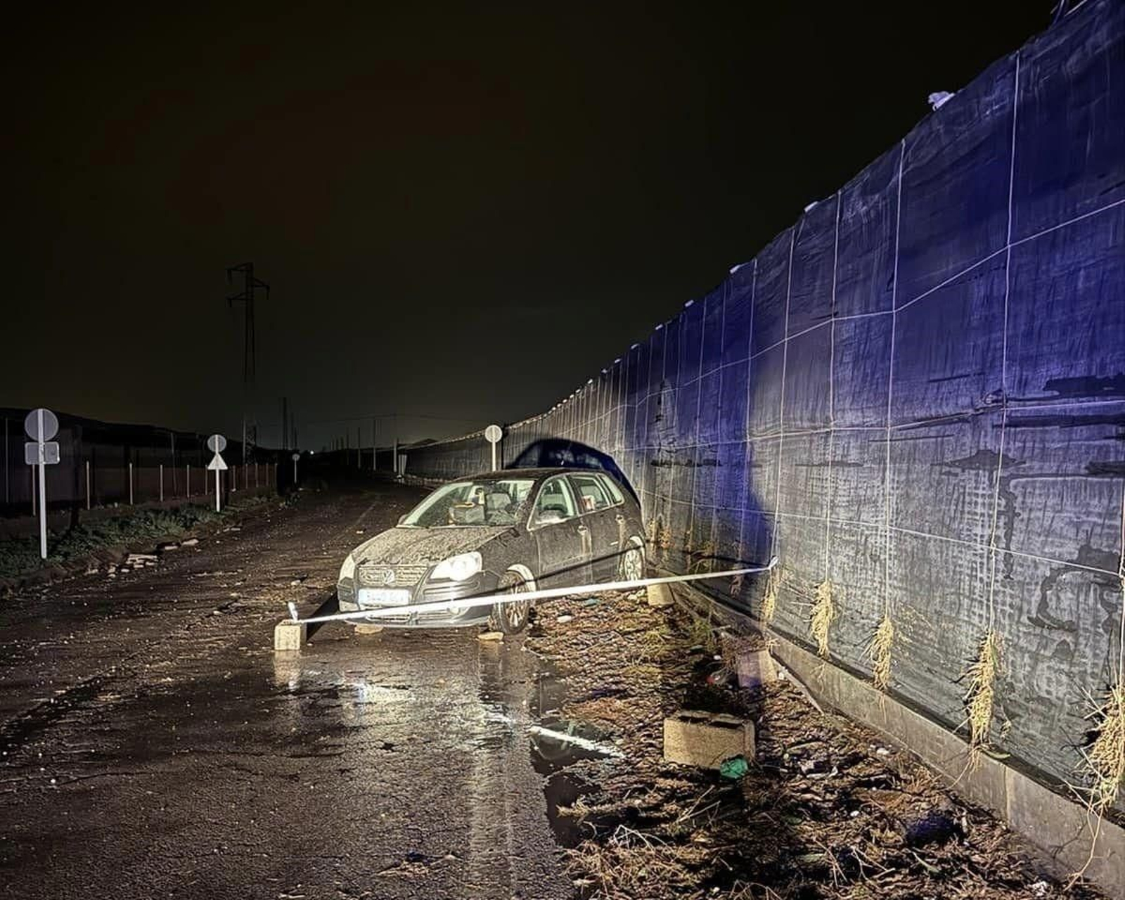Estado de uno de las carreteras de El Ejido con acceso a la zona de los invernaderos.