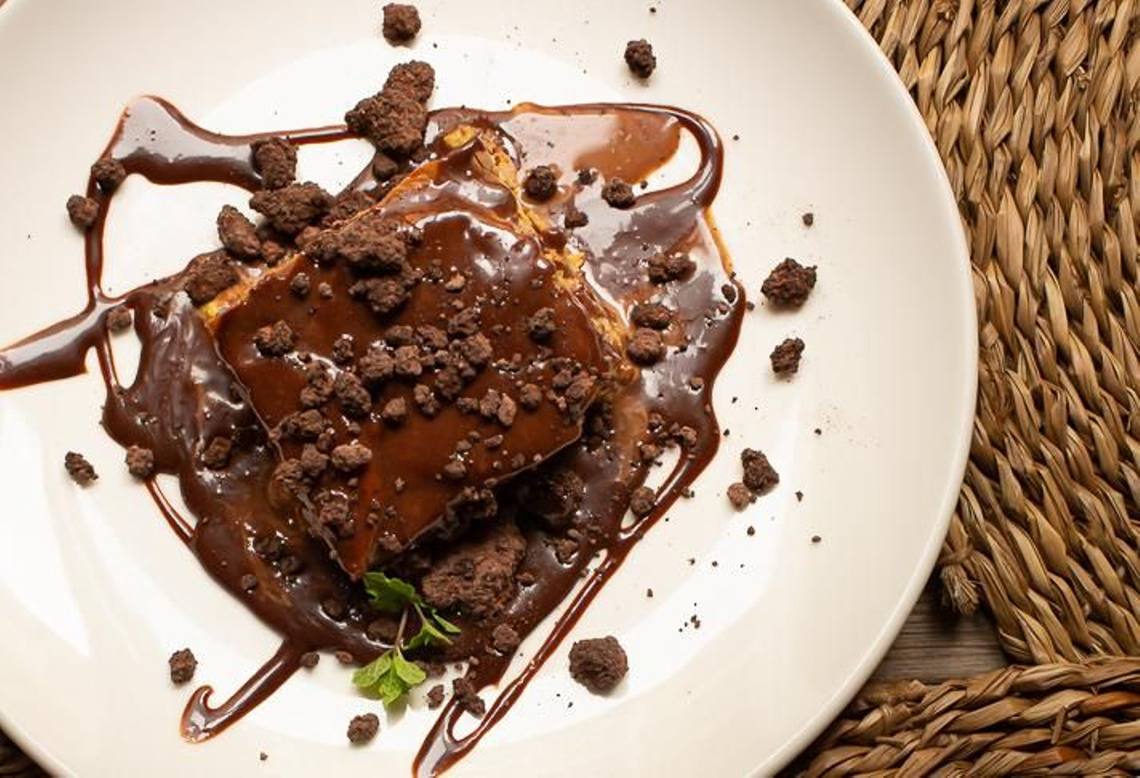 Tarta de la abuela (galletas anisadas, natillas y chocolate) de Taberna La Montillana