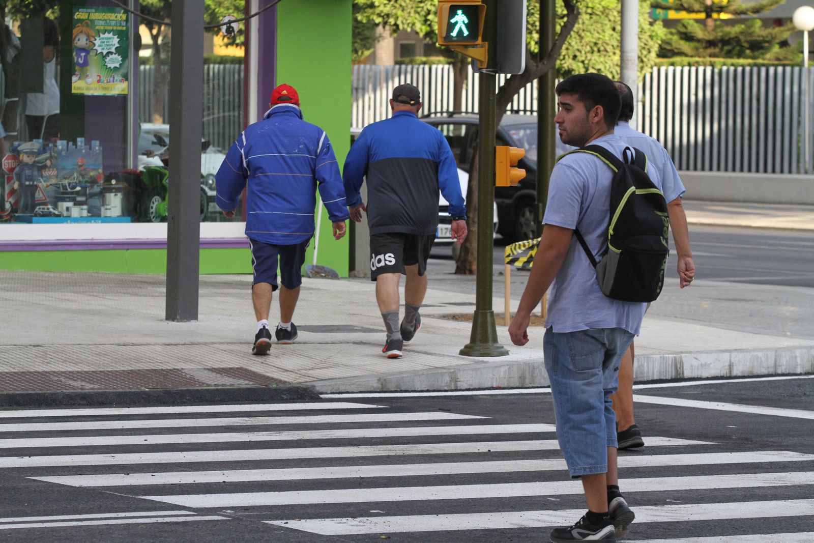 Reapertura de la Avenida de Cádiz al tráfico.