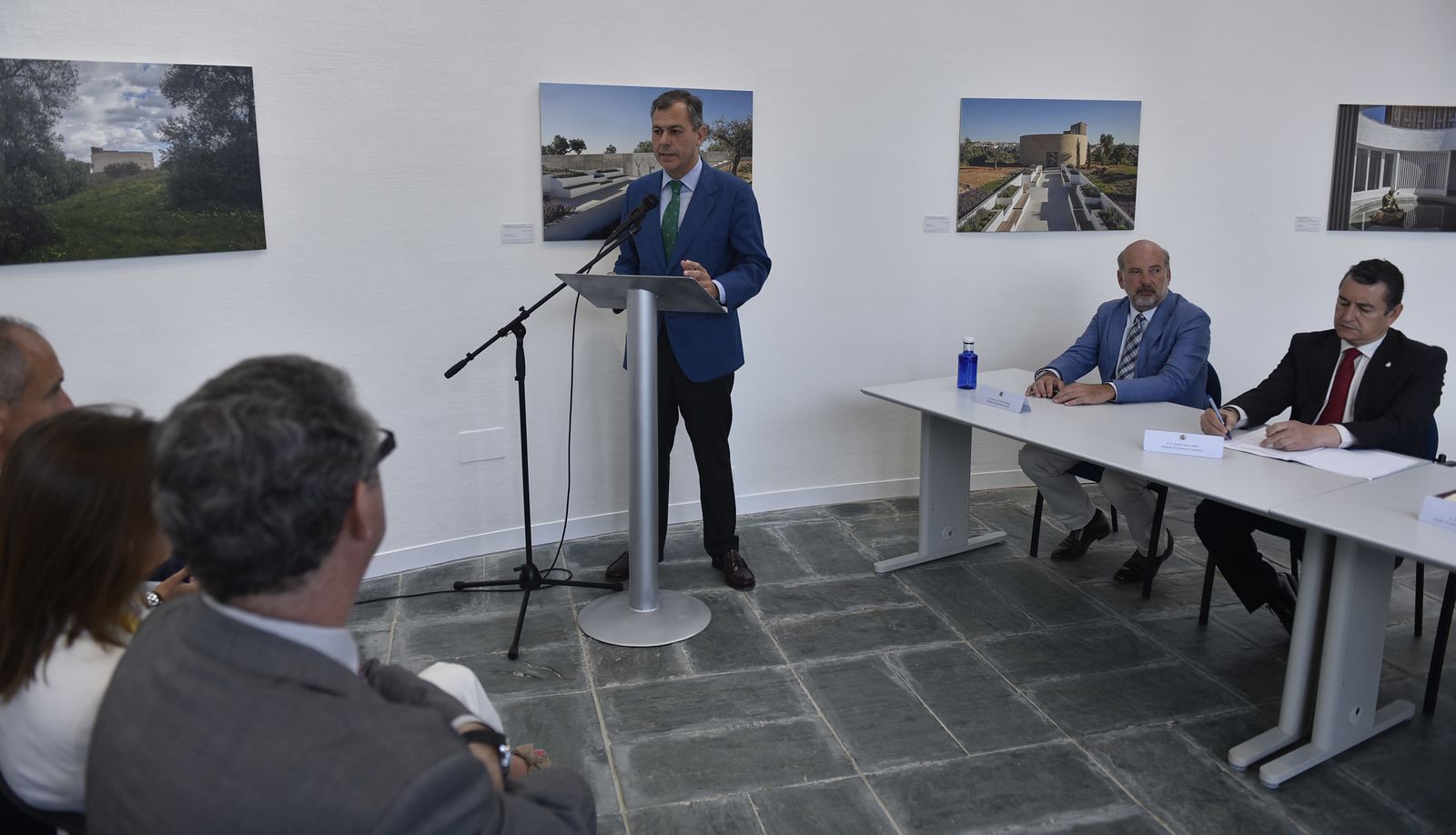 Inauguración del parque Olivar del Zaudín en Tomares, en imágenes