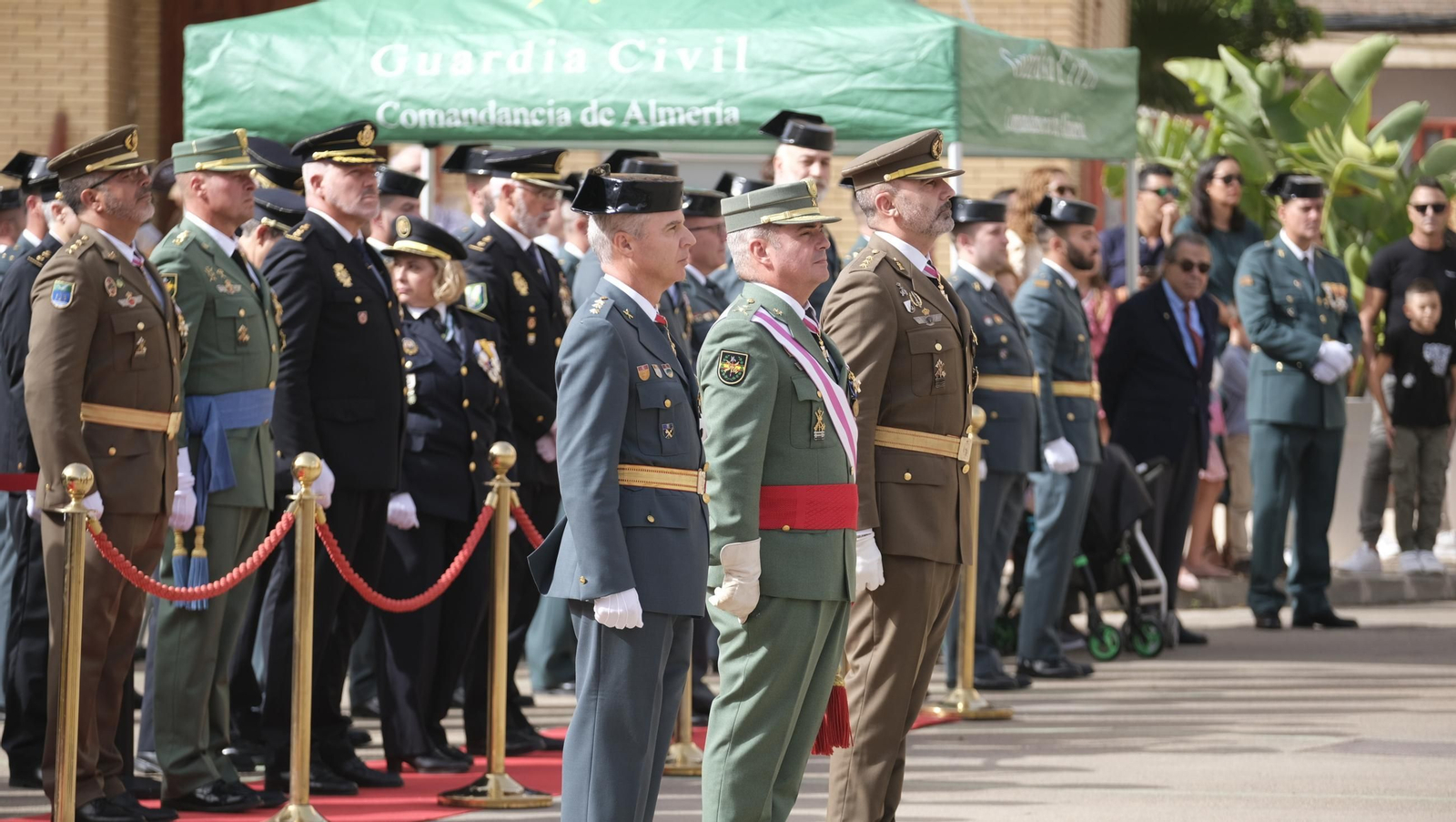 Las imágenes de la celebración del Día del Pilar en la Comandancia de la Guardia Civil de Almería