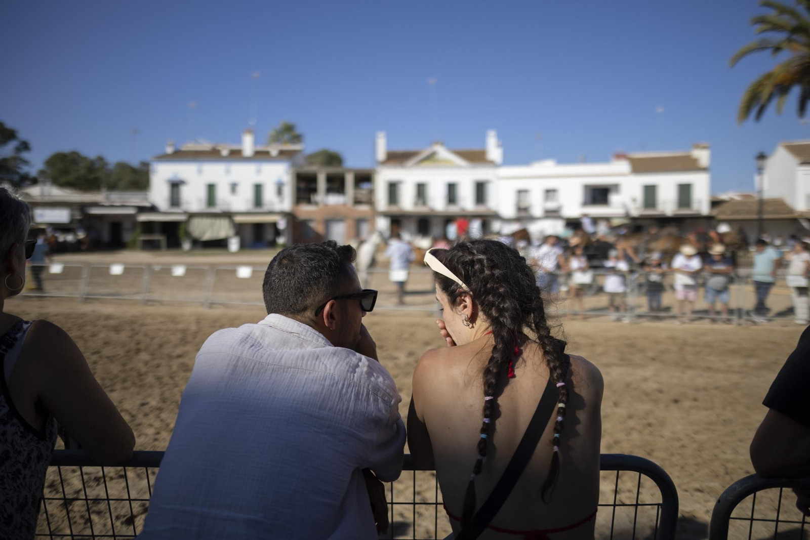 Ambiente del jueves 18 de agosto en la aldea de El Rocío durante el Rocío Chico