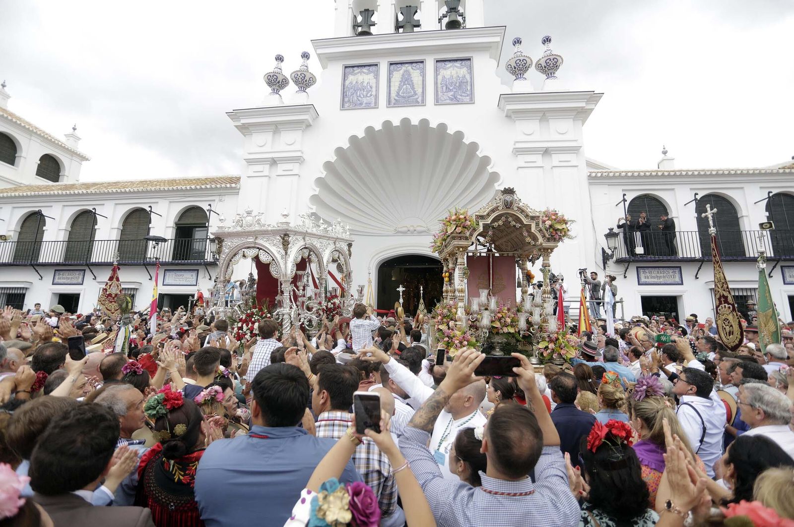 El Rocío 2023: Imágenes de ambiente y presentaciones de las Hermandades