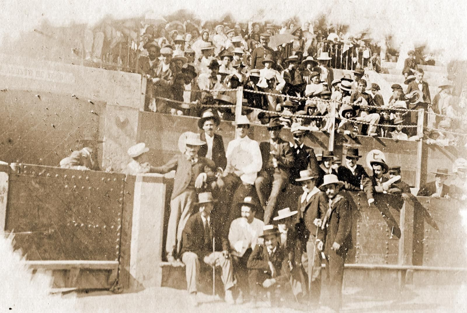 Toros en Almería en una imagen que puede datarse del año 1900.
