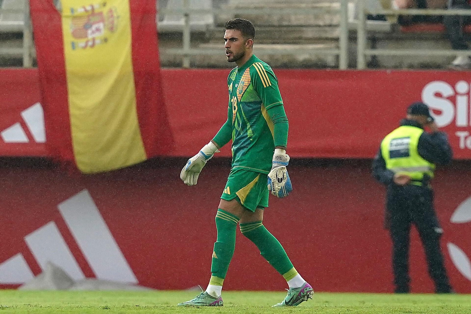 Roberto, debut y gol con España sub 21