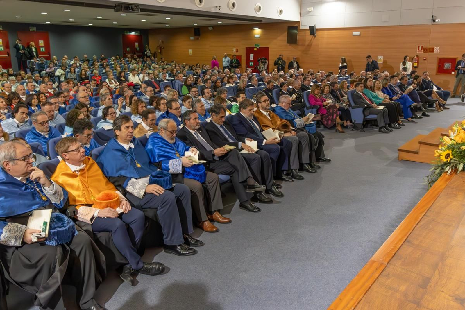 Investidura de Rafael Martos Sánchez, Raphael, como Doctor Honoris Causa por la Universidad de Jaén