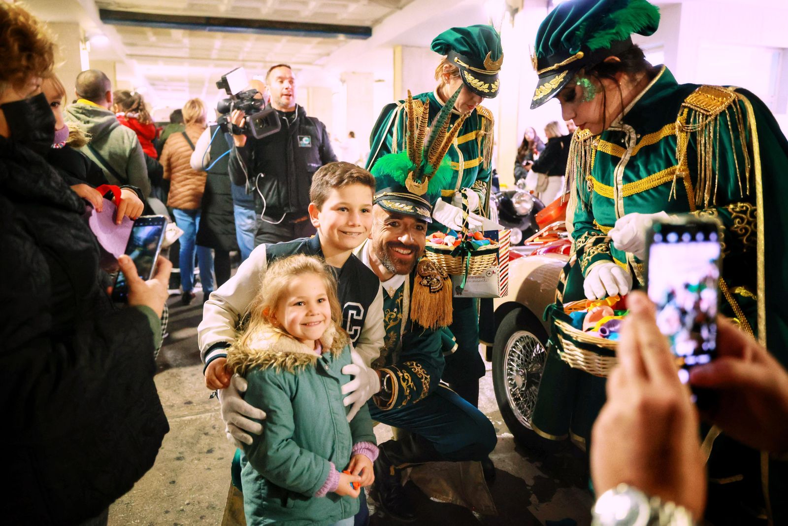 Las imágenes de la visita de los Reyes Magos a Cádiz