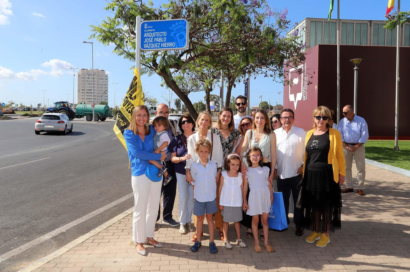 La Glorieta 'Arquitecto José Pablo Vázquez Hierro' ya luce descubierta en Huelva