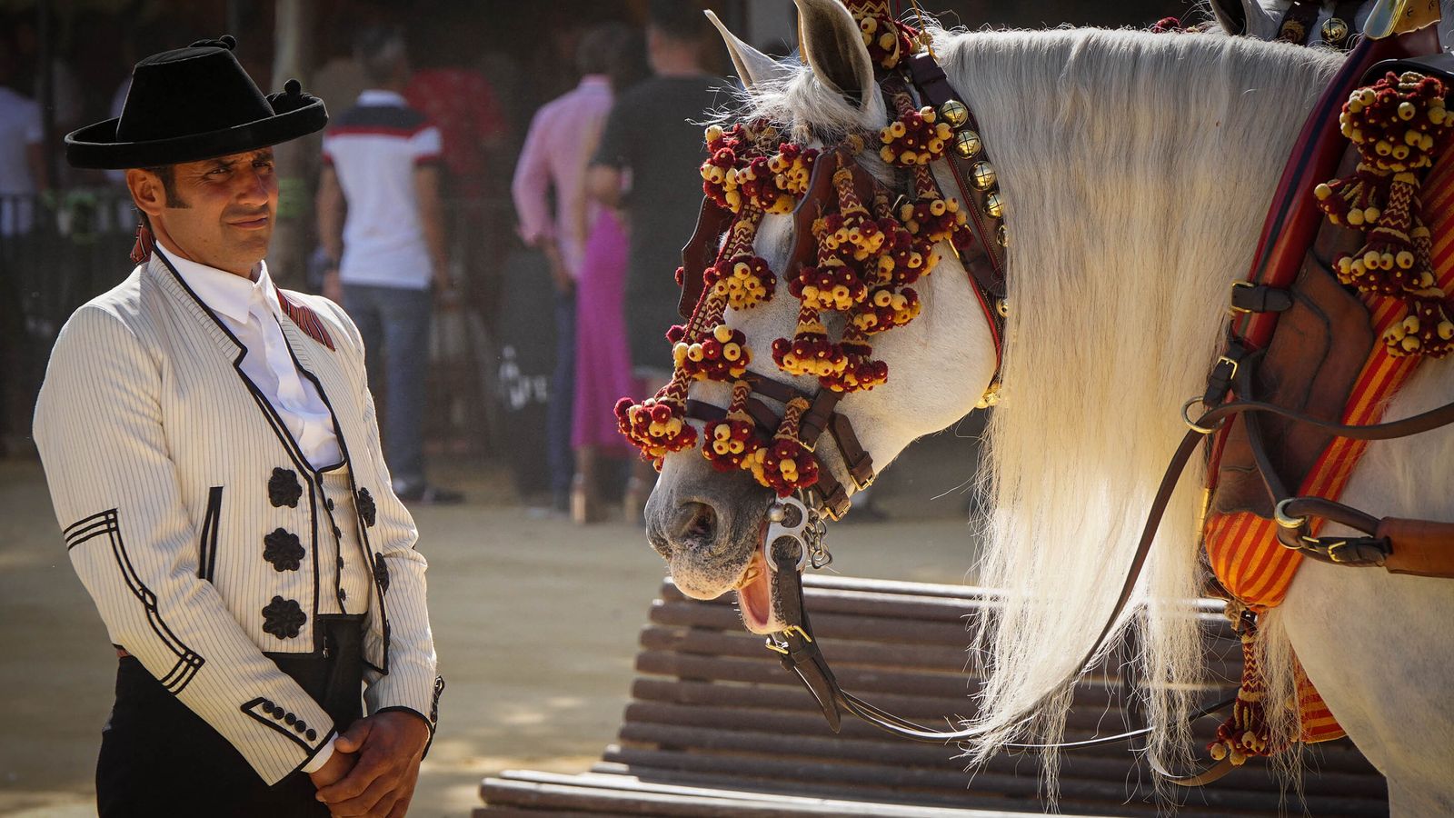 Tradicional estampa de un viernes de Feria de Jerez.