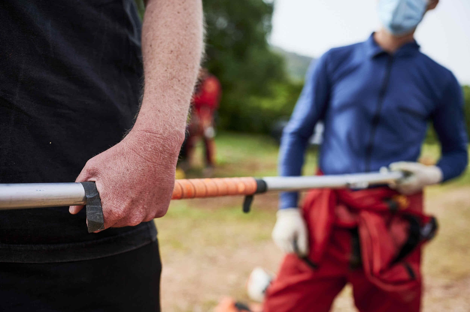 Así descienden dos personas ciegas por una cavidad de 100 metros de profundidad