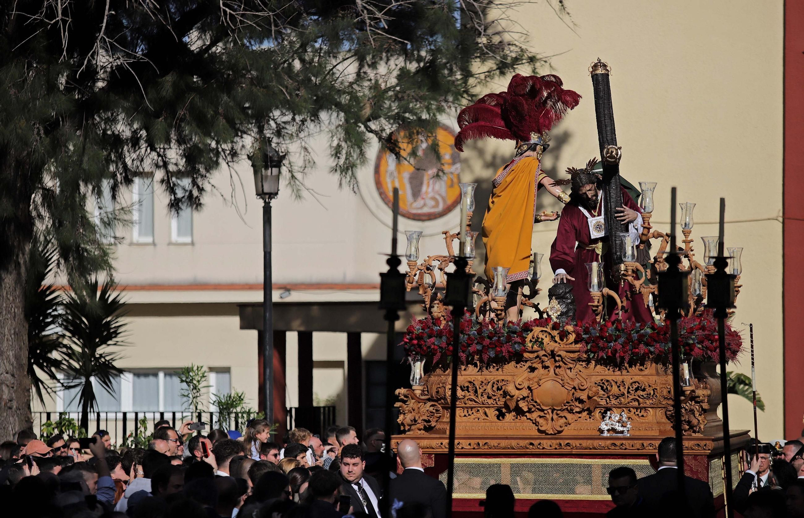 Fotos del Jueves Santo en Algeciras: Tres Caídas y Nazareno