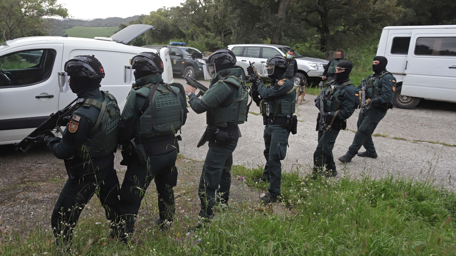 Fotos de los registros de la Guardia Civil en Benharás