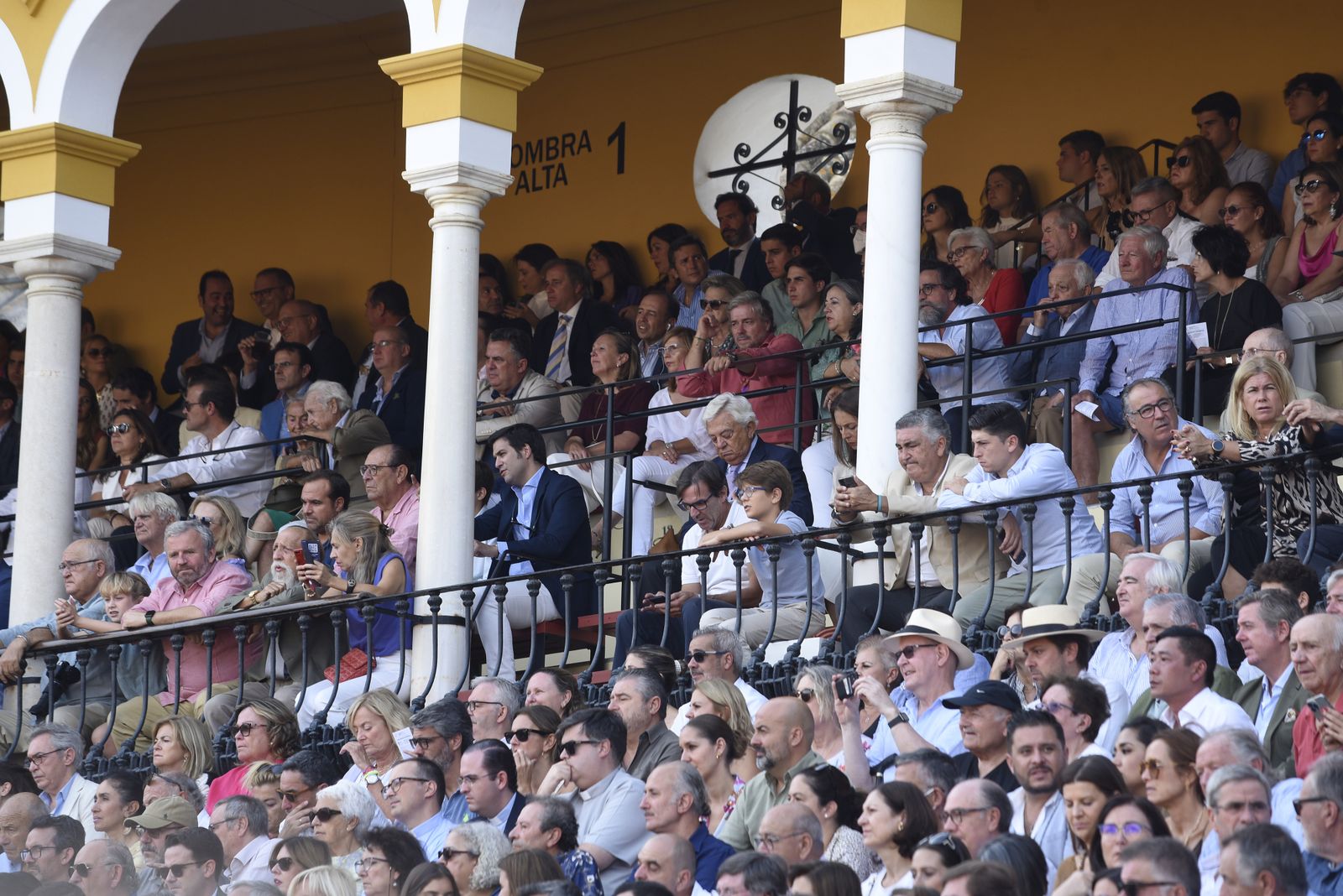 Búscate en la tercera corrida de toros de la Feria de San Miguel de Sevilla