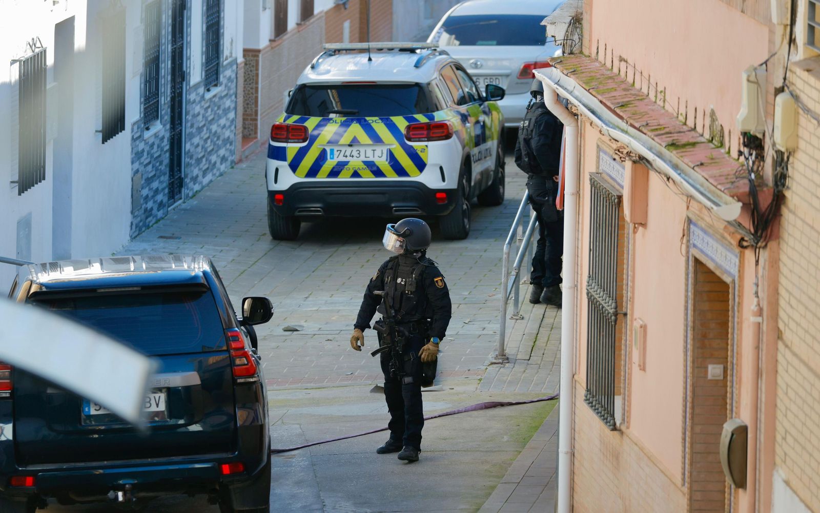 Las imágenes del despliegue policial por el hombre atrincherado en Camas