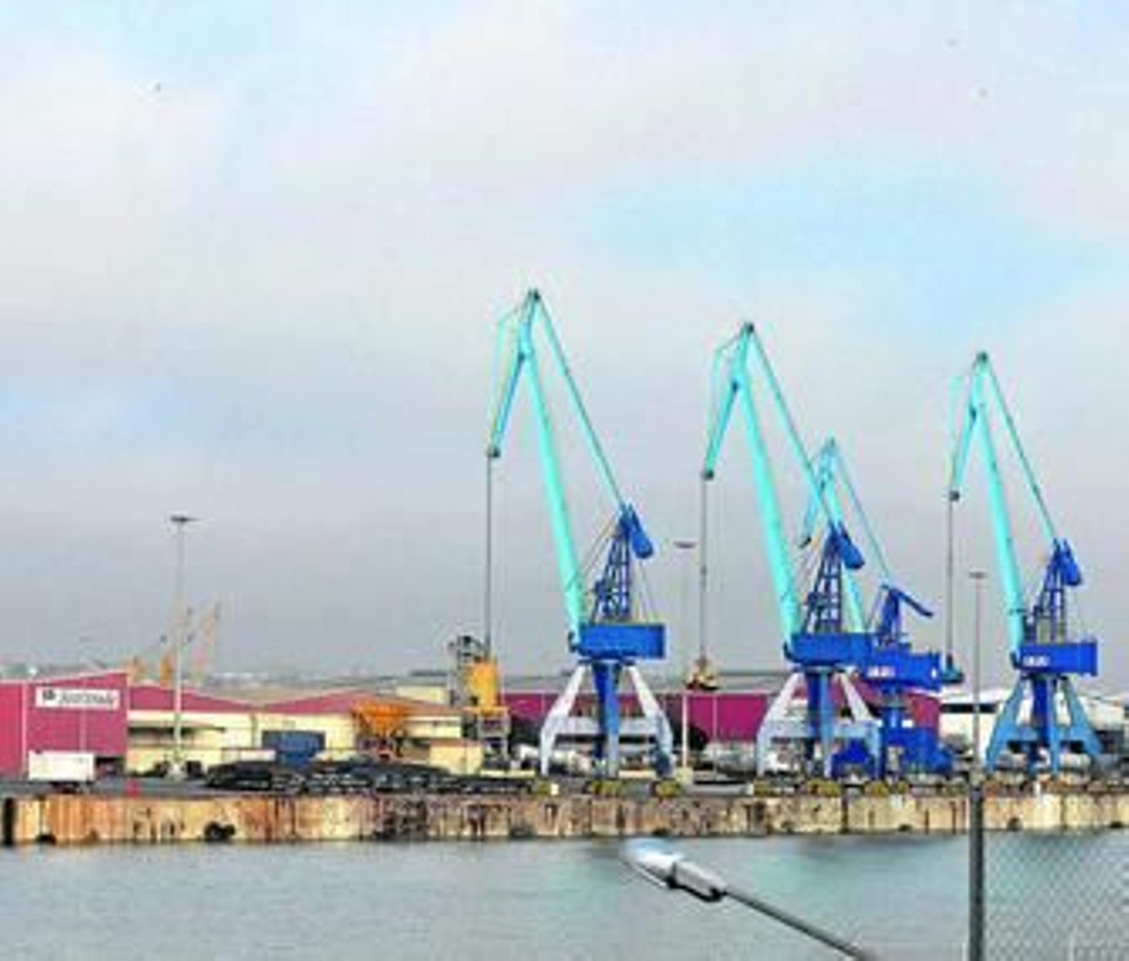 Los terrenos portuarios de Torrecuéllar, ya urbanizados, donde se localizará la zona franca.