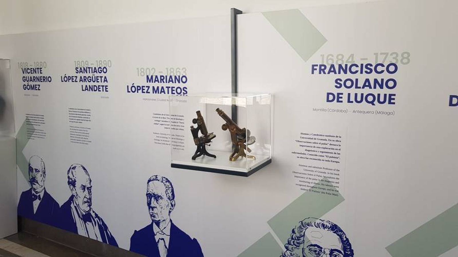 Pasillo dedicado a la historia de la medicina.