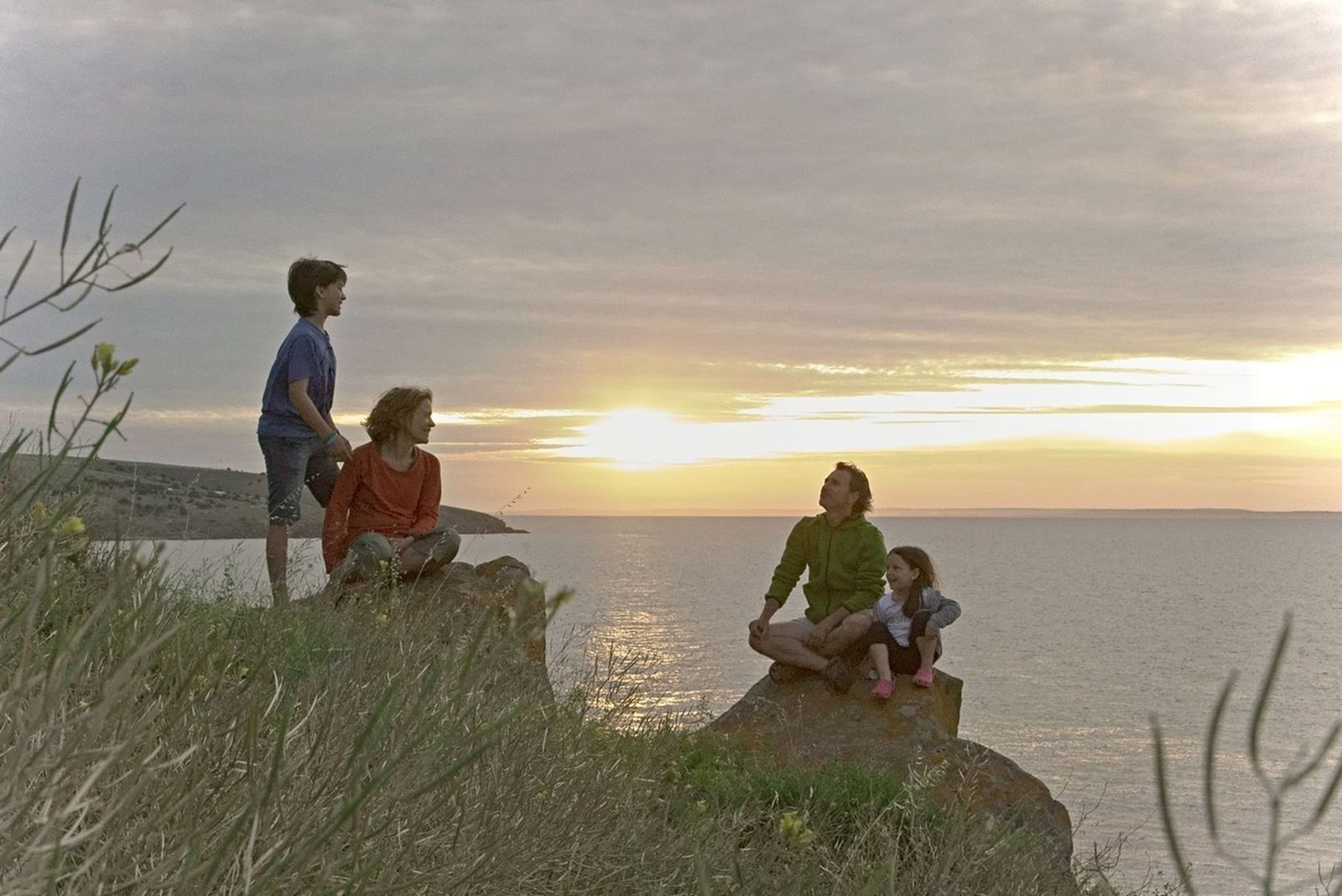 La familia al completo, en uno de los lugares recónditos adonde les llevó su aventura.