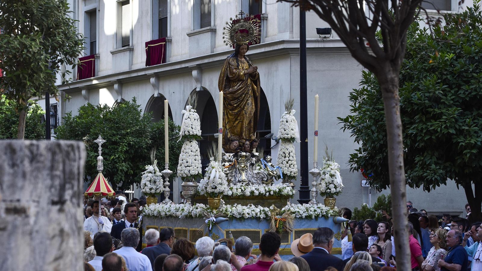 El paso de la Inmaculada.