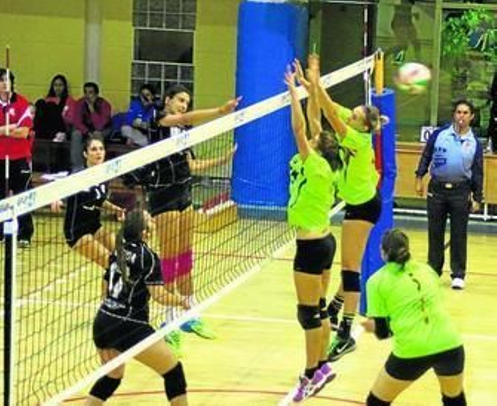 Las universitarias disputan el segundo partido seguido en casa. Las universitarias disputan el segundo partido seguido en casa.