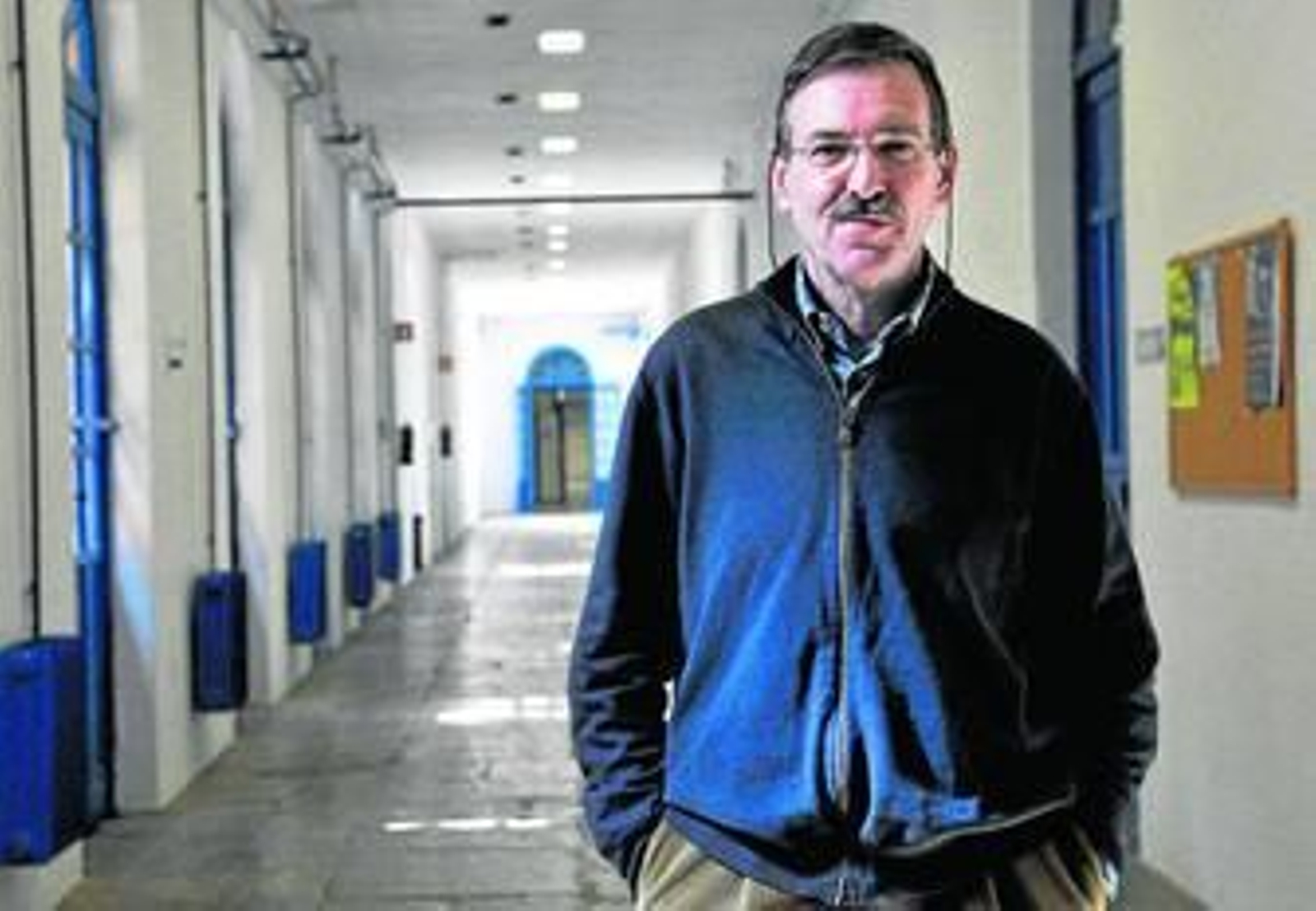 Zunzunegui, ayer, antes de su conferencia en Granada.