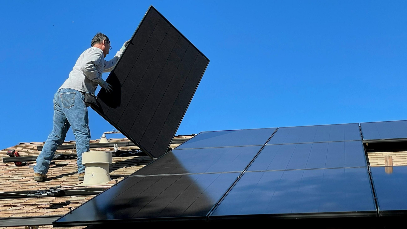 Ayudas y subvenciones para placas solares en Málaga 2025