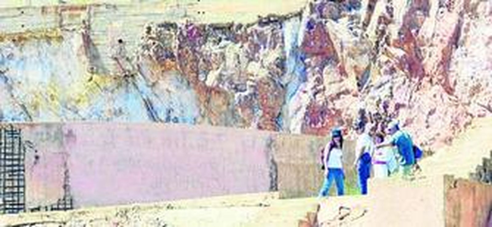 Pueblos abandonados escapan al olvido con 'turistas de ruinas'