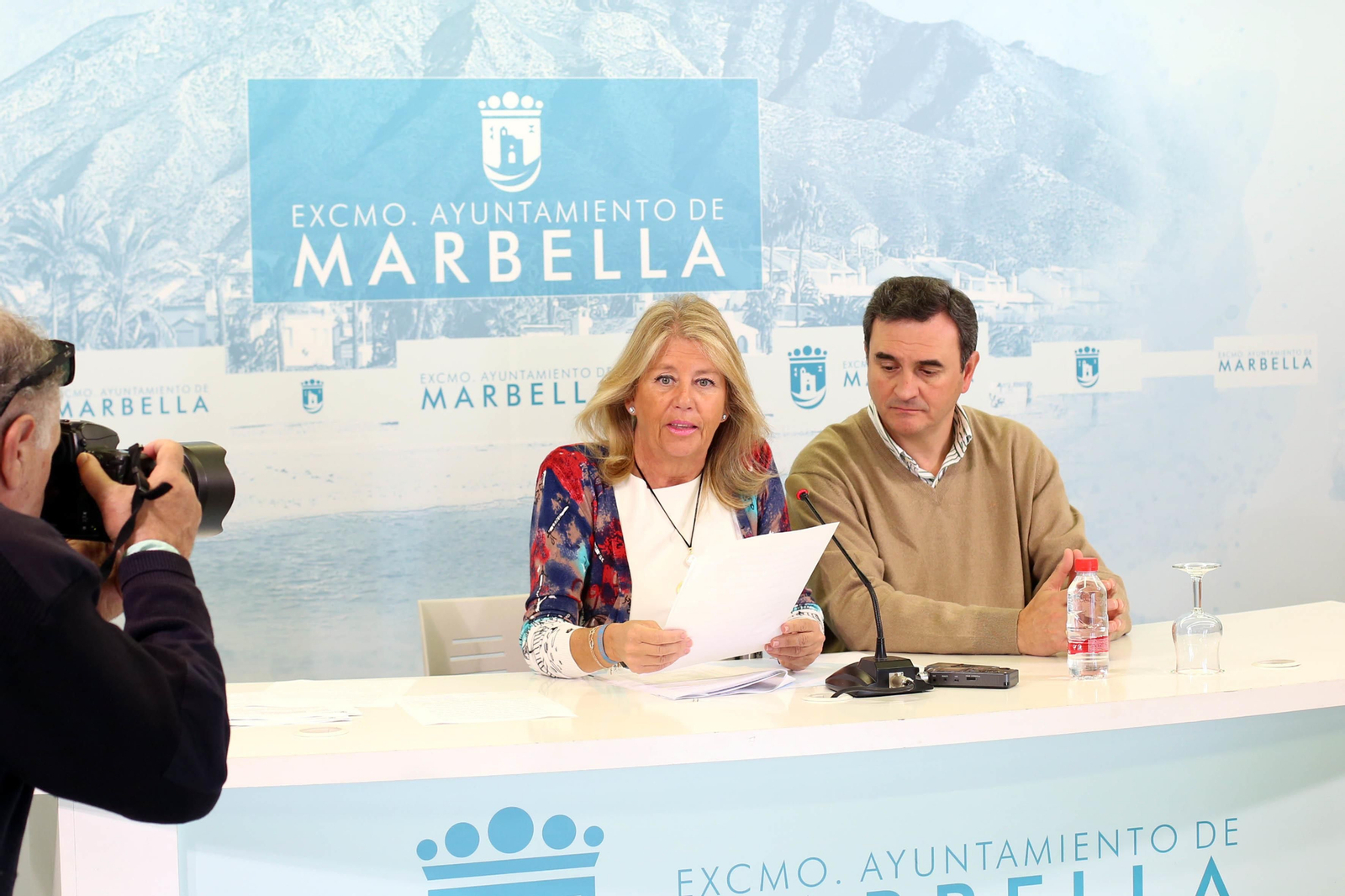 La alcaldesa, Ángeles Muñoz, y el portavoz del equipo de gobierno, Félix Romero.