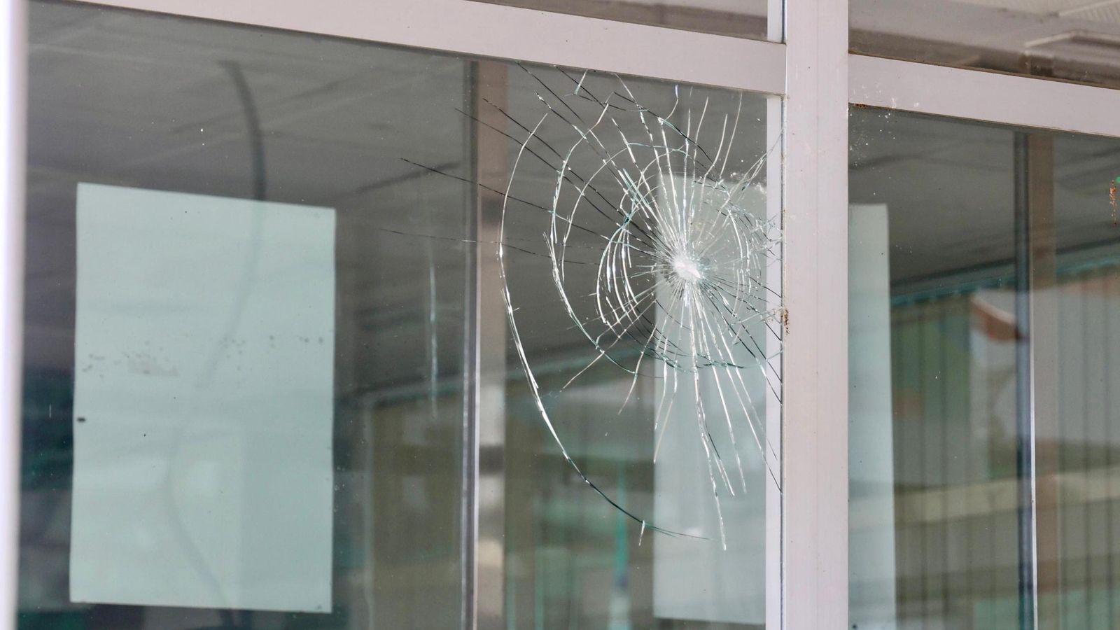 Daños en la Jefatura de la Policía Local.