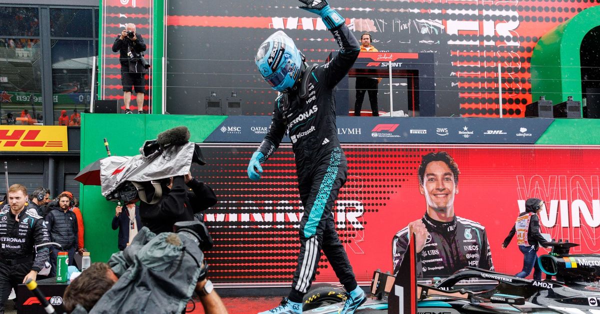 Russell vuelve a sonreír y gana la 'sprint' bajo la lluvia en Zandvoort