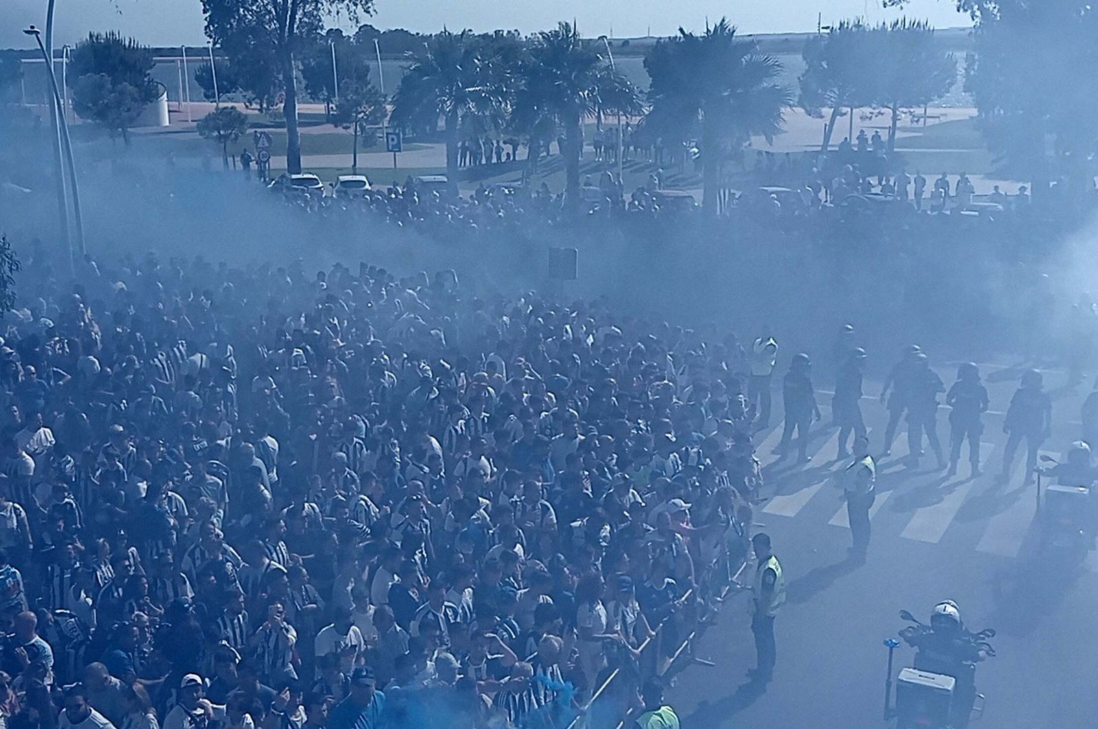 Imágenes del ambiente previo al Recre-Cacereño