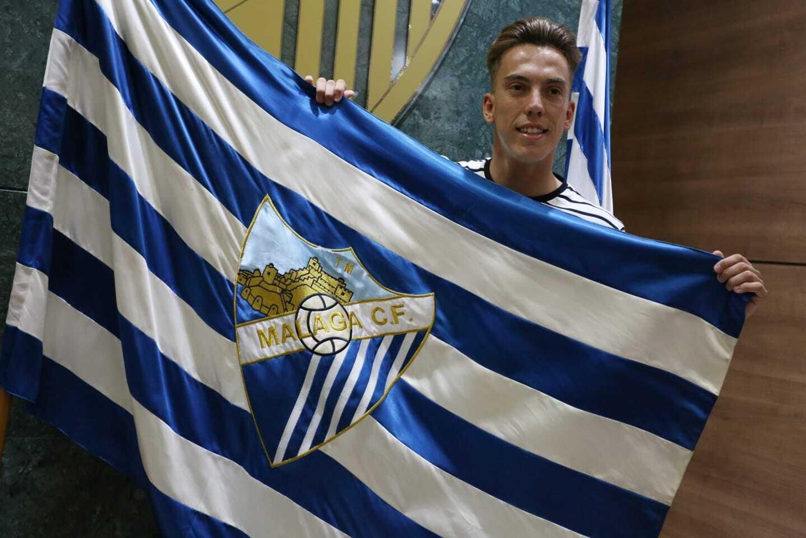 Las fotos de la presentación de Paulino con el Málaga CF
