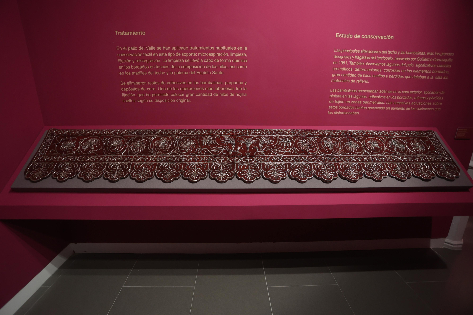 Exposición sobre la restauración del palio de la Virgen del Valle