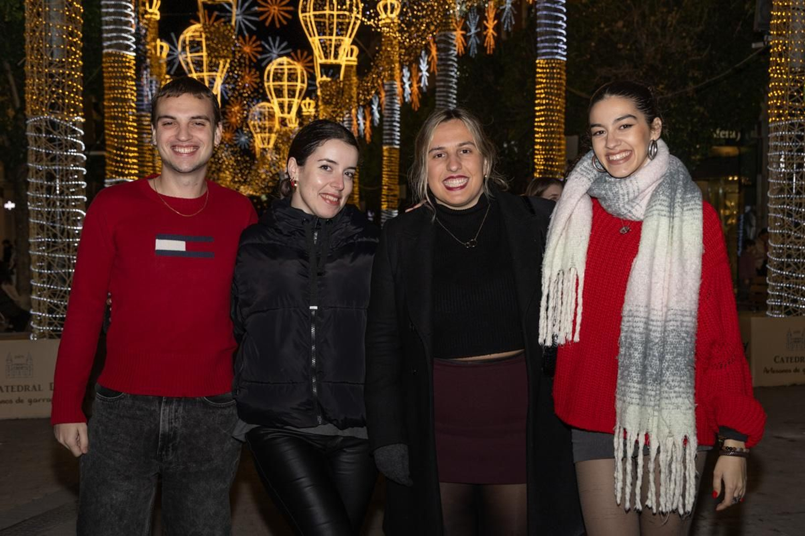 Jaén enciende su Navidad con sus habitantes echados a la calle