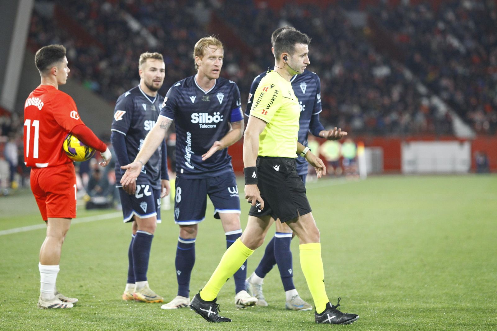 La U.D. Almería empata a uno contra el Cádiz y es campeón de invierno, en imágenes