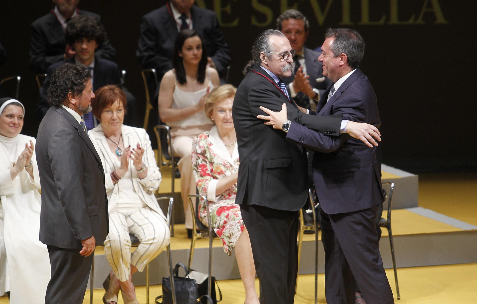 La entrega de las medallas de Sevilla, en imágenes