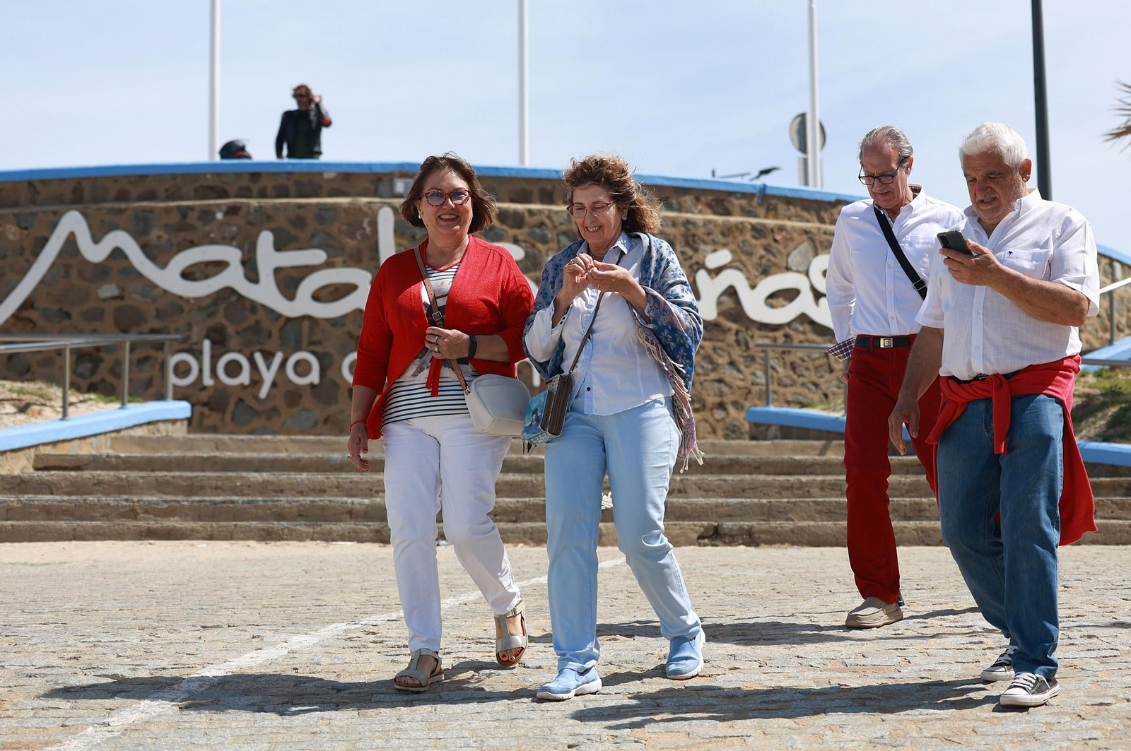Imágenes del ambiente en las playas de Matalascañas y Mazagón durante la mañana del domingo