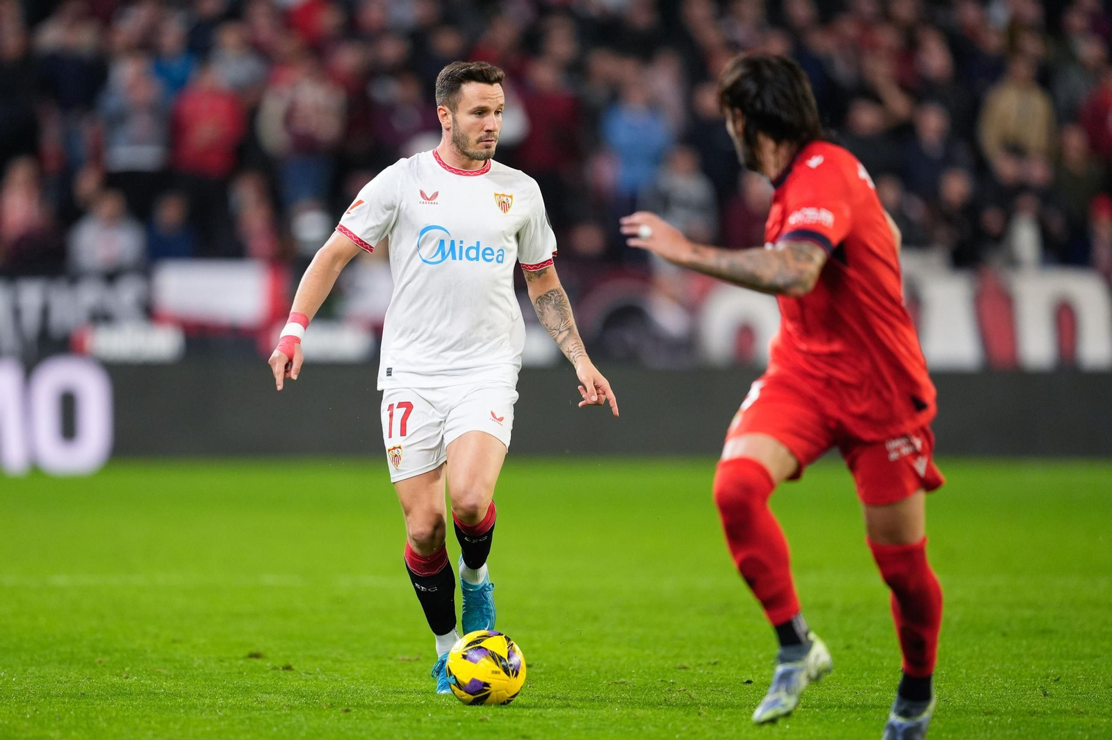 Las fotos del pobrísimo paso de Saúl Ñíguez por el Sevilla