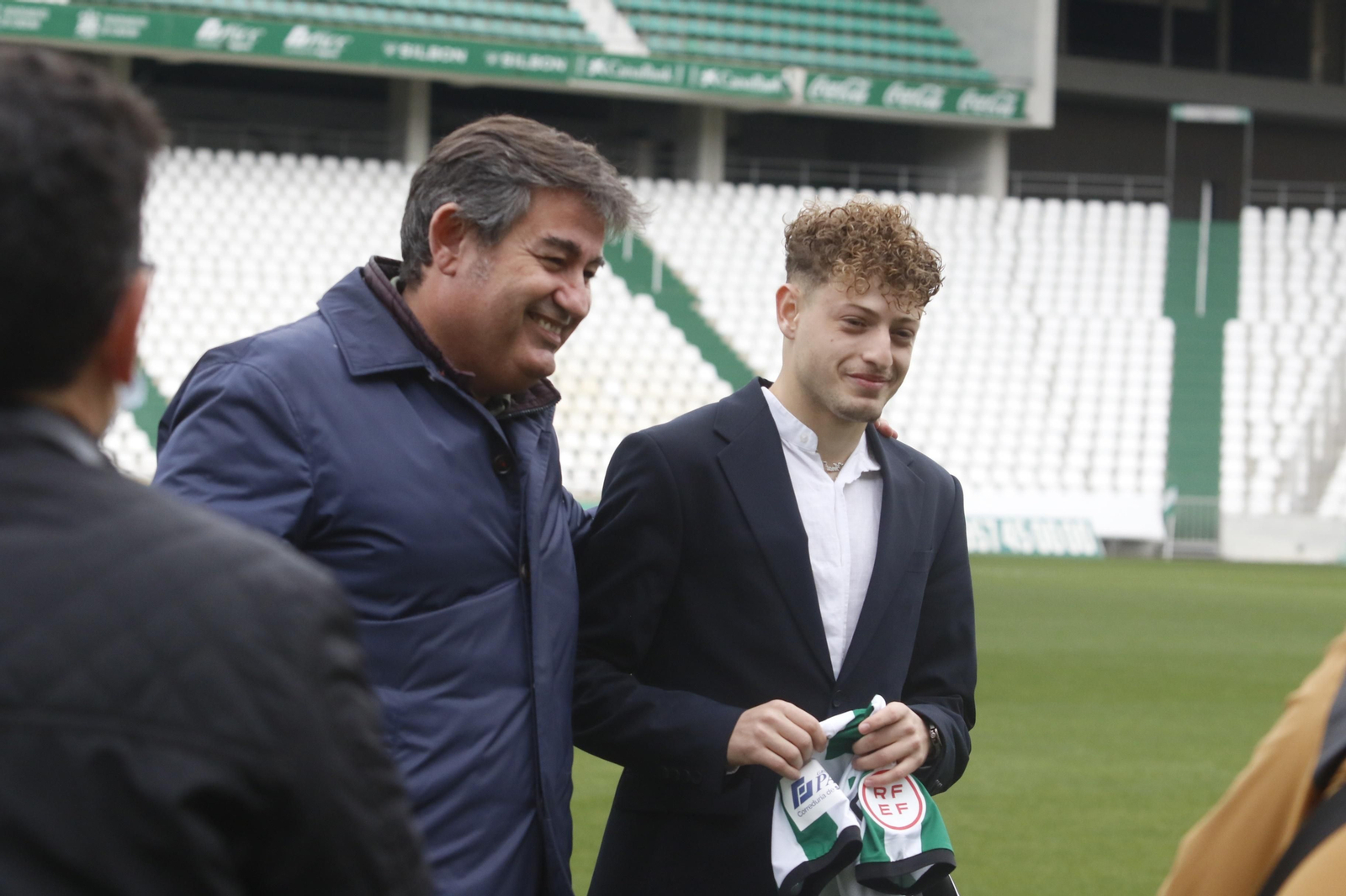 Las imágenes de la renovación de Simo hasta 2024 con el Córdoba CF