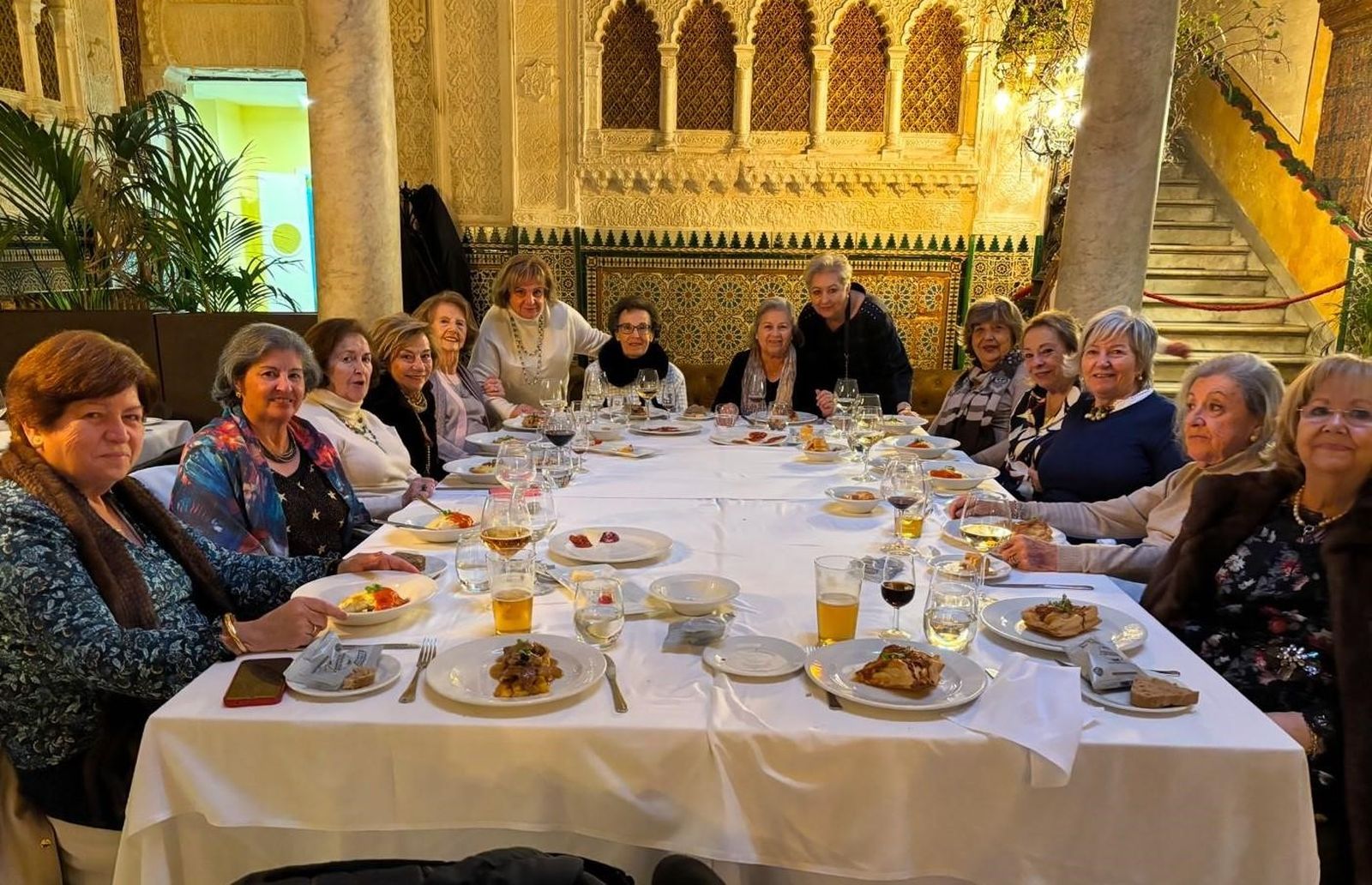 Angelita Gónzalez, María del Carmen Risco, Consuelo Mijares, Amalia Fernández, Socorro Martínez de Azagra, María Luisa Pérez, Elena San Nicolás, Isabel Escobar, Asunción Derlinchan, Sonia Benítez, Lola Sierra, Choni Castellanos, Loli Montero y Julia Santiago.