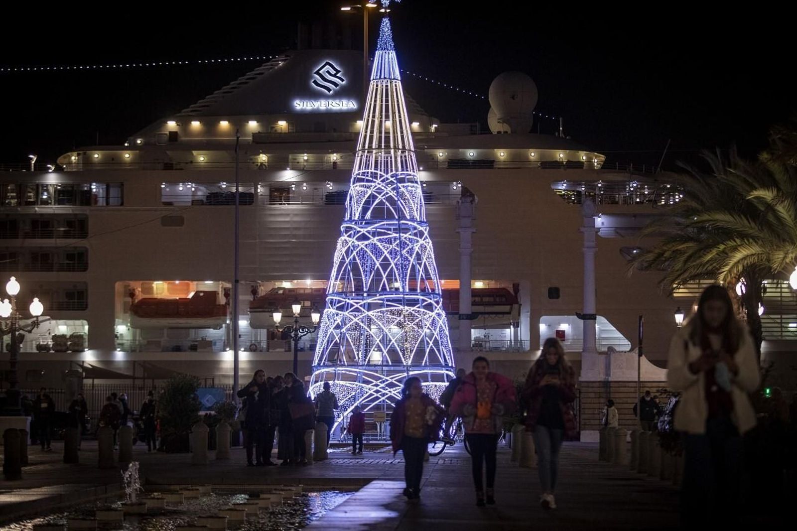 Cádiz se ilumina por Navidad