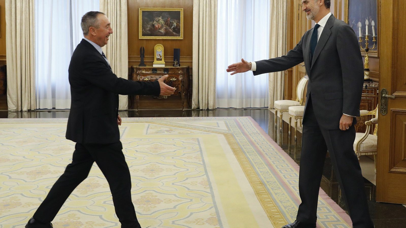 Joan Baldoví, de Compromís, antes de reunirse con el monarca.