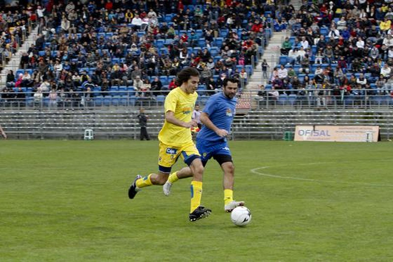 El partido de los Reyes Magos congregó a unas 3.000 personas que disfrutaron del espectáculo futbolístico, al mismo tiempo que colaboraban con la campaña  "Ningún niño sin juguete"

Foto: Lourdes de Vicente