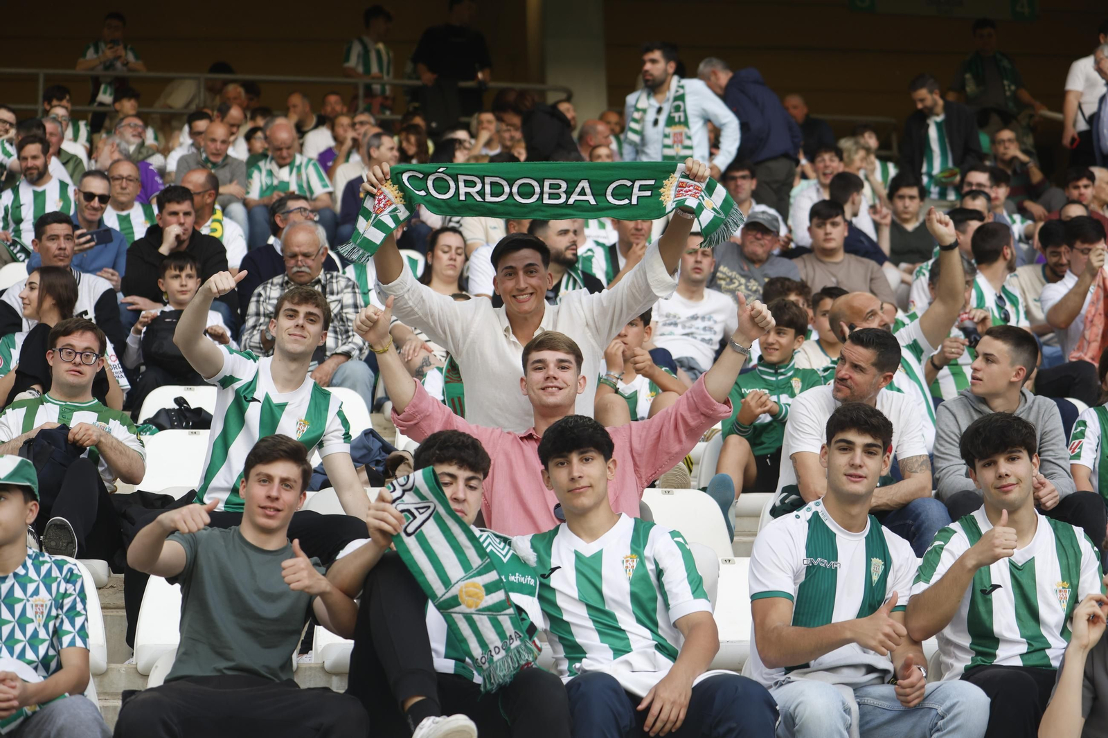 Las mejores fotos del gran ambiente en el Córdoba CF - Levante